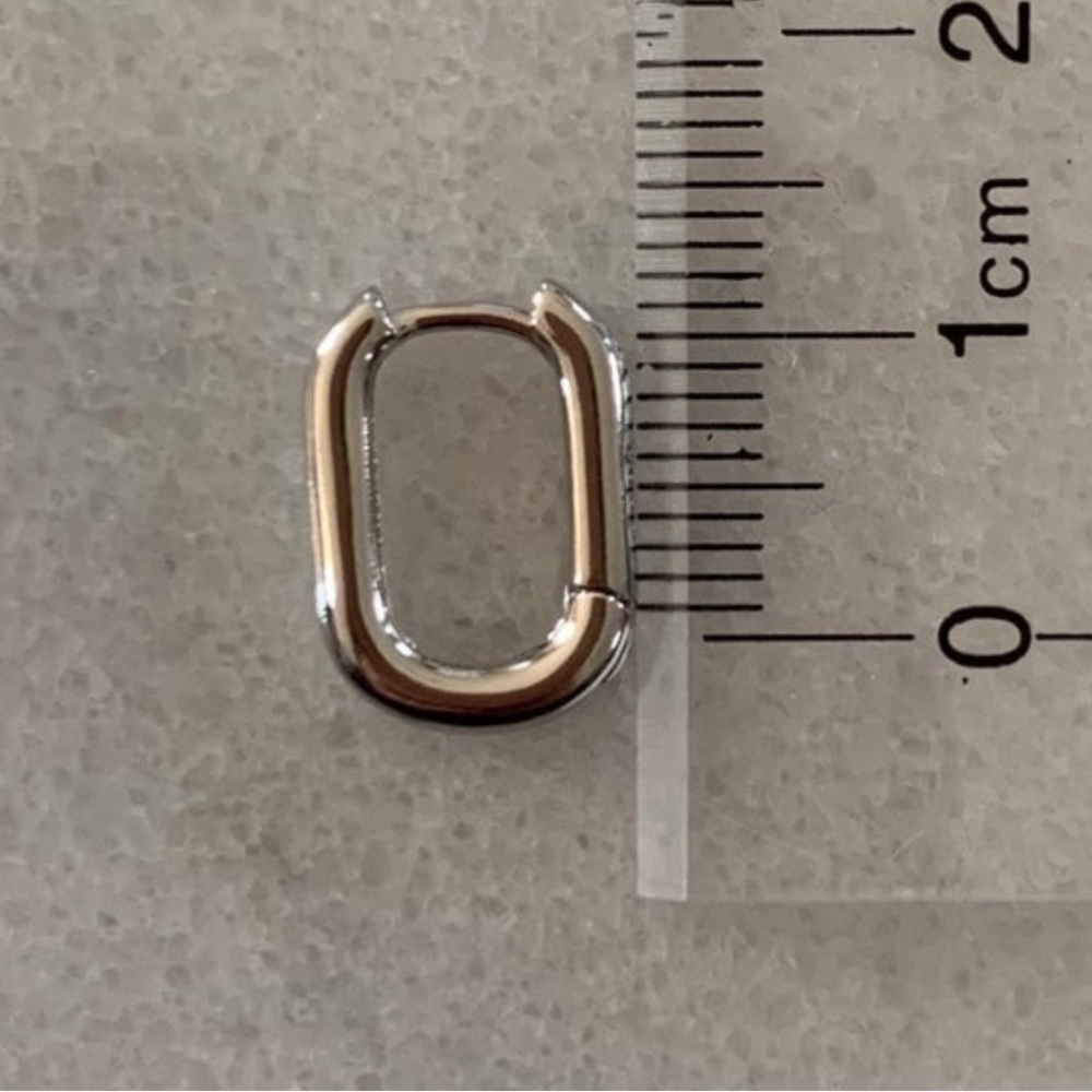 Sterling Silver Oval Huggie Hoop Earrings Brand New - Picture 4 of 4